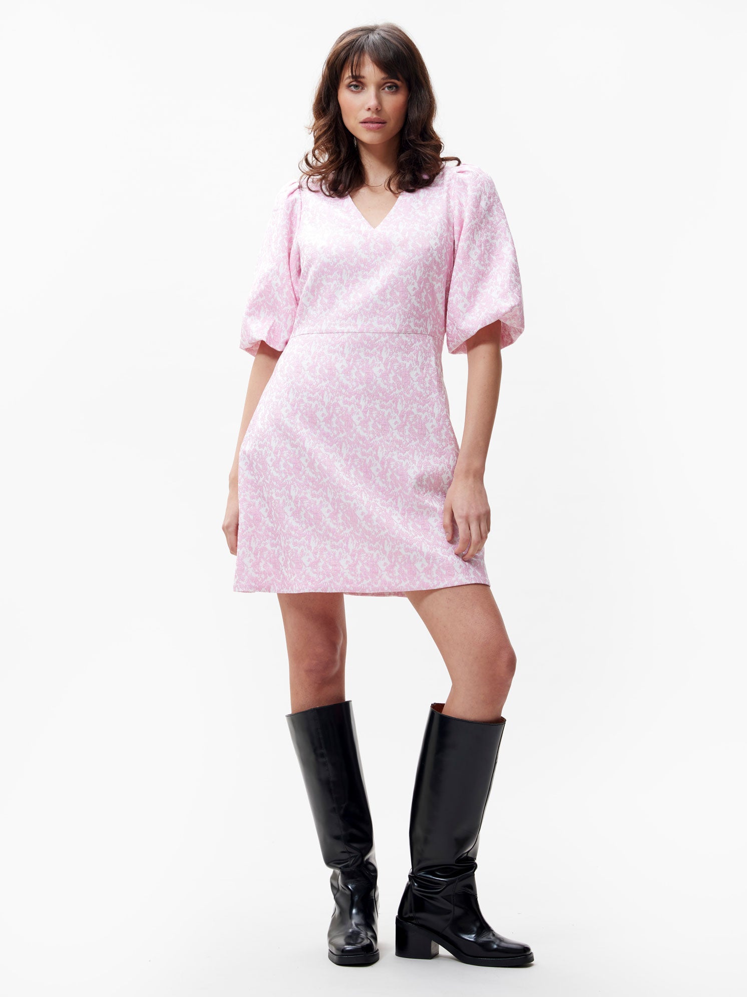 Jacquard jurk met pofmouwen | Pink
