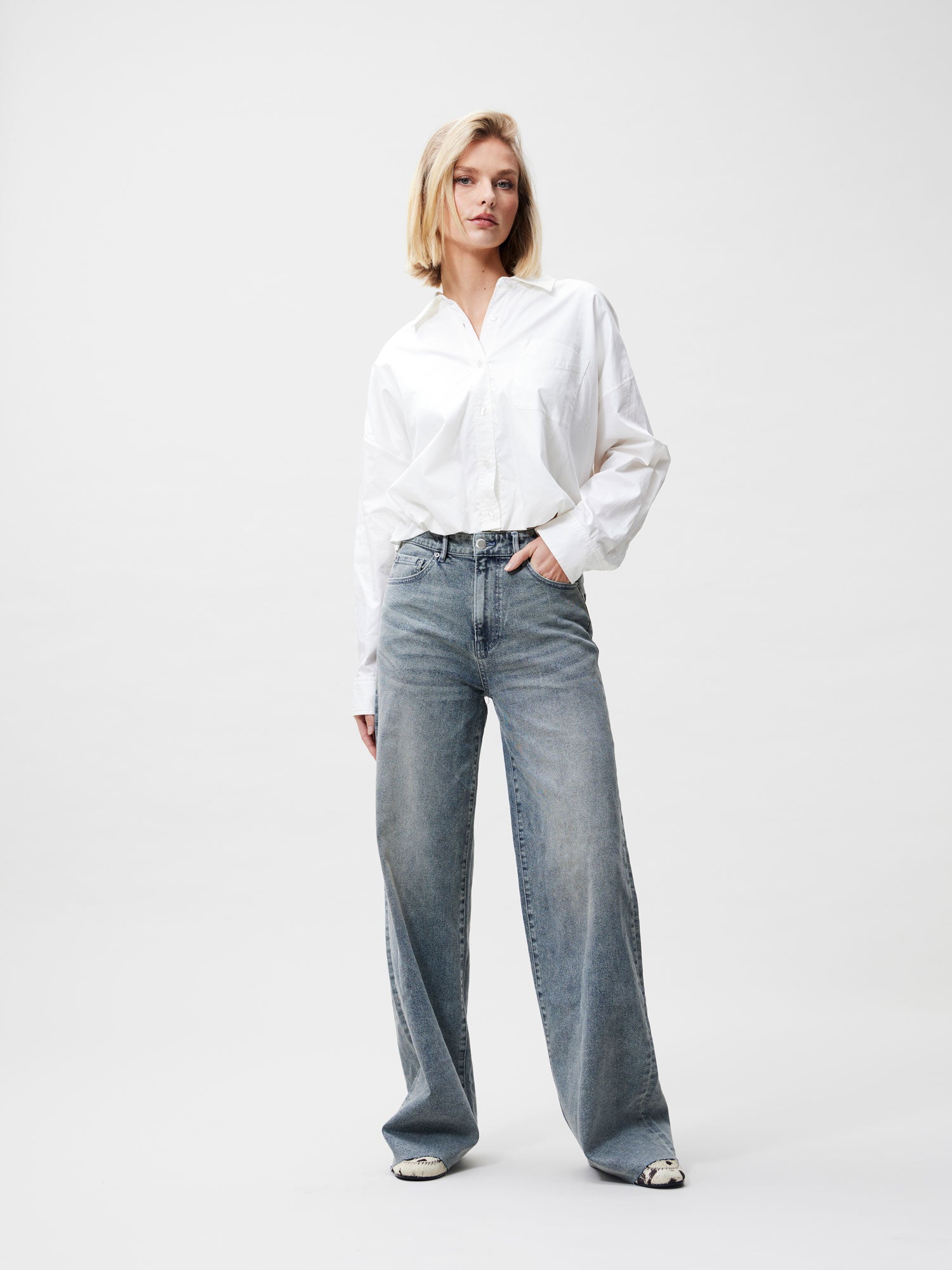 Loose fit jeans | Tinted Blue