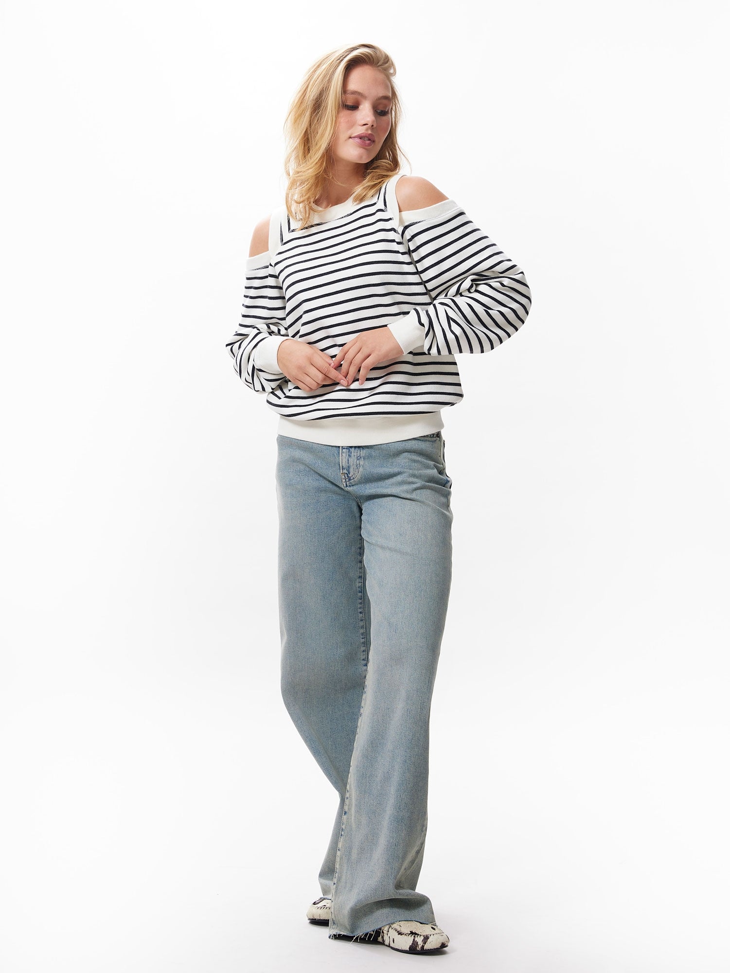 Striped sweater with cut outs | Black