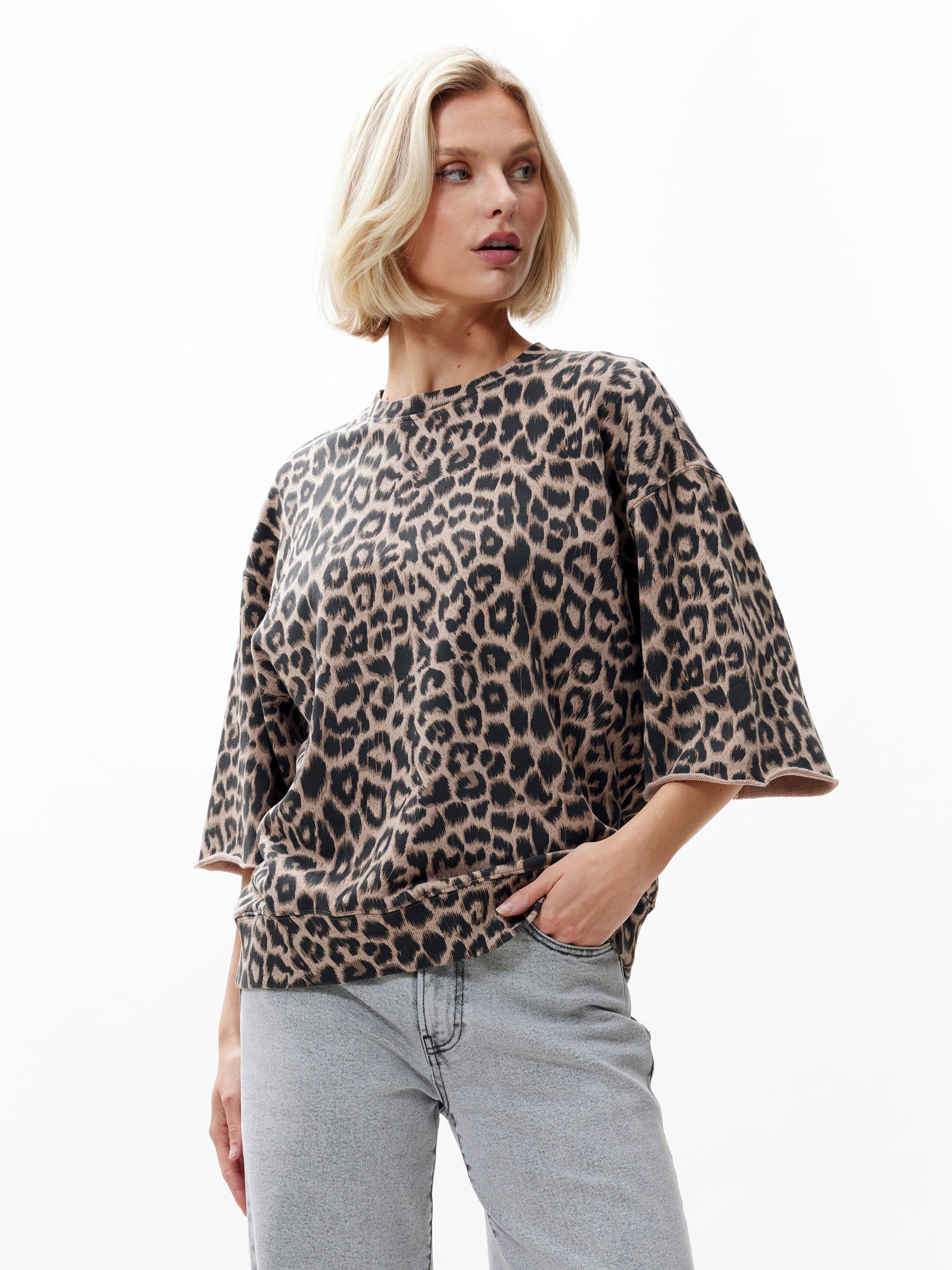 Leopard sweater with short sleeves | Grey Morn – Catwalk Junkie