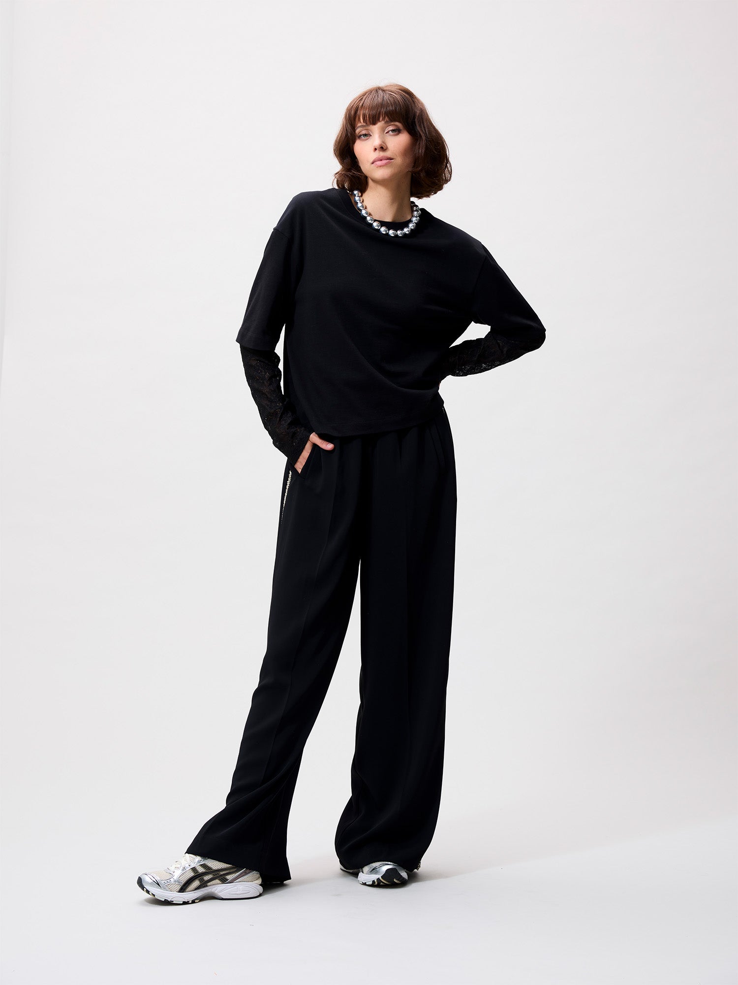 Loose fit Tshirt with lace sleeves | Black