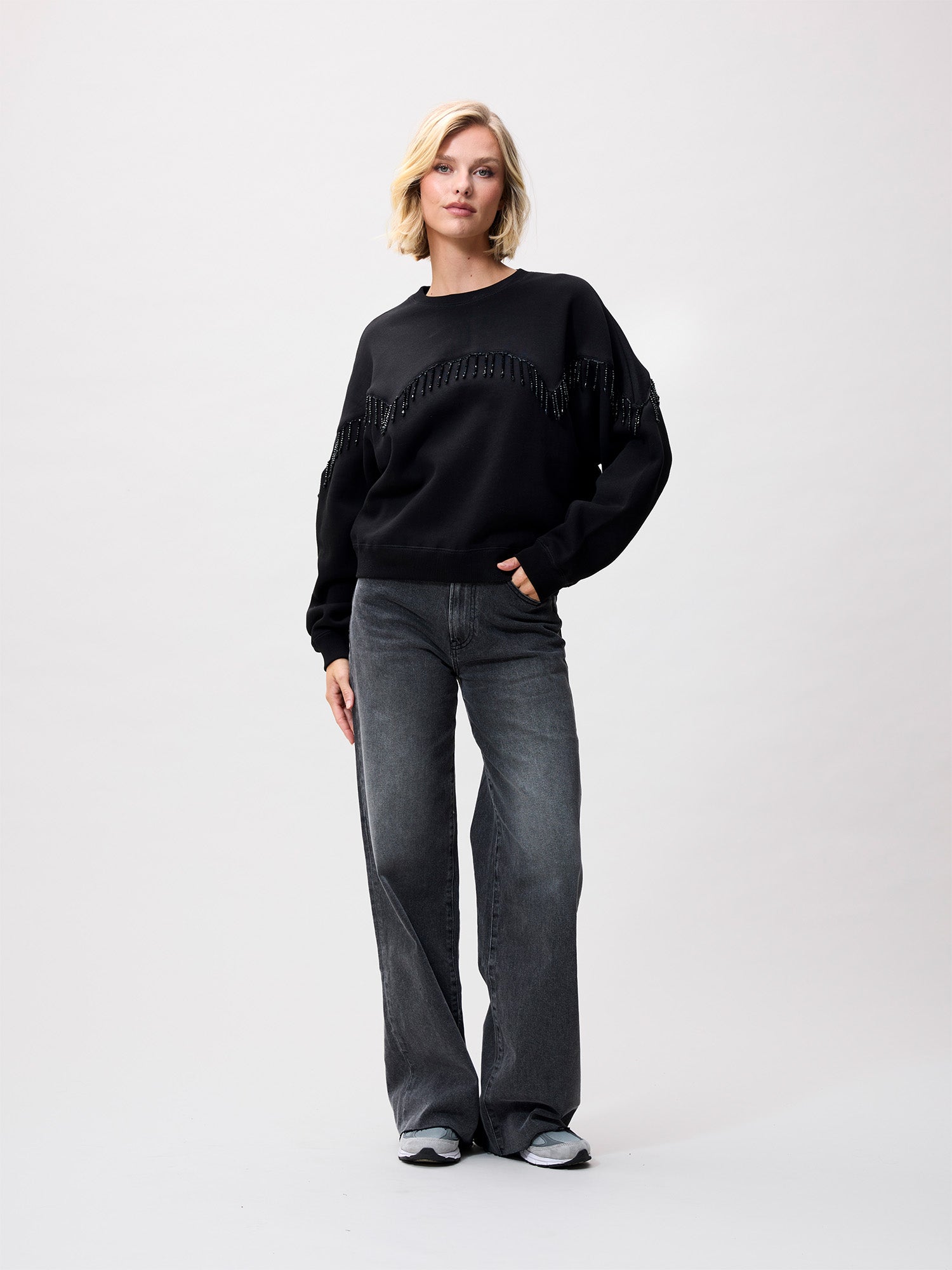Sweater met fringes van kralen | Black