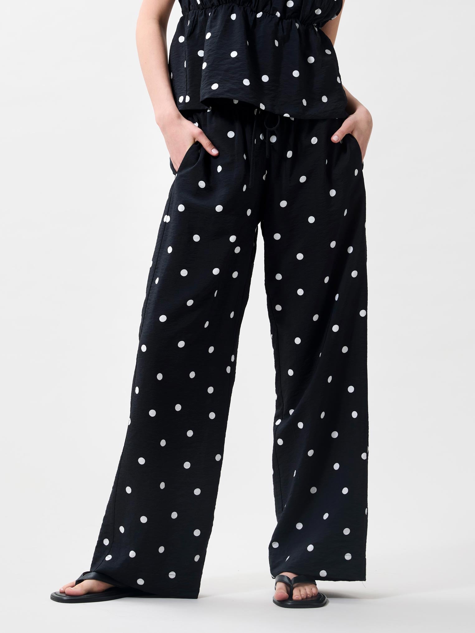 Dotted pull on trousers | Black
