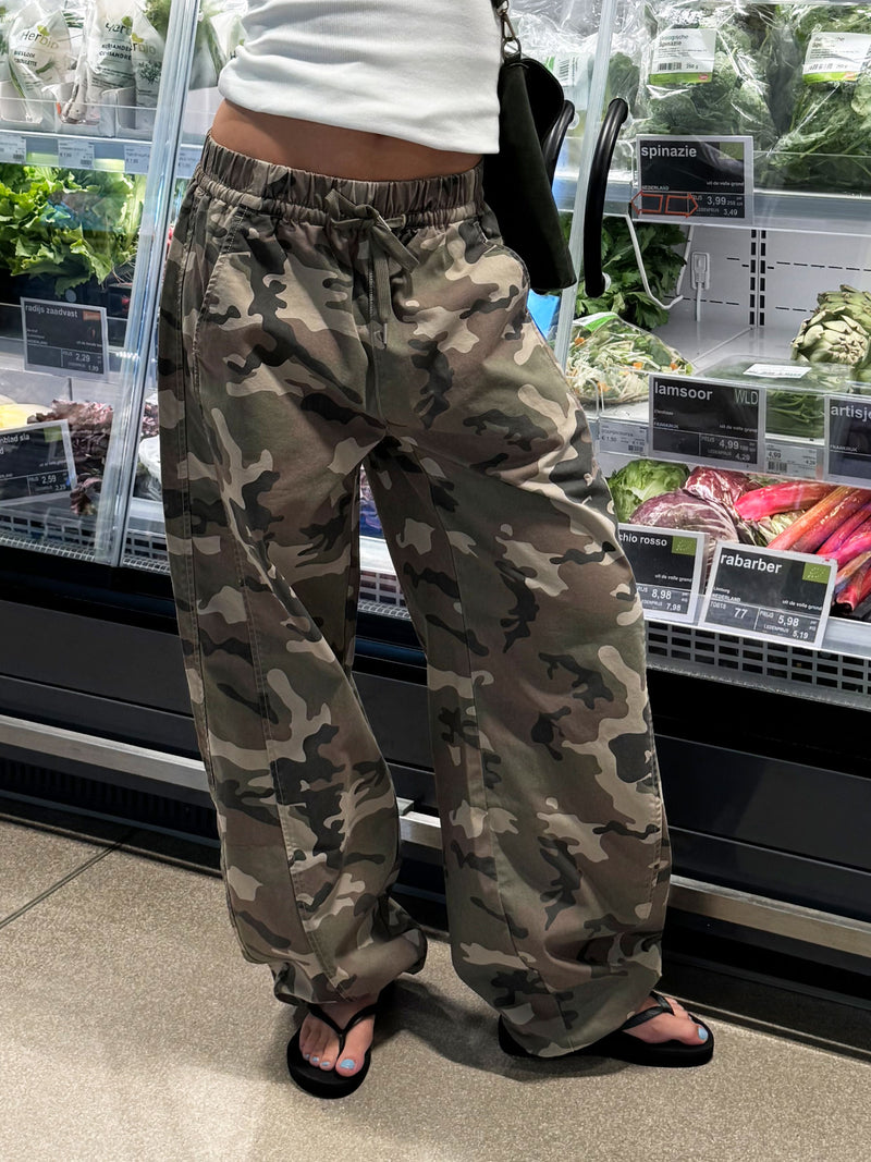 Barrel fit camo jogger | Mountain View