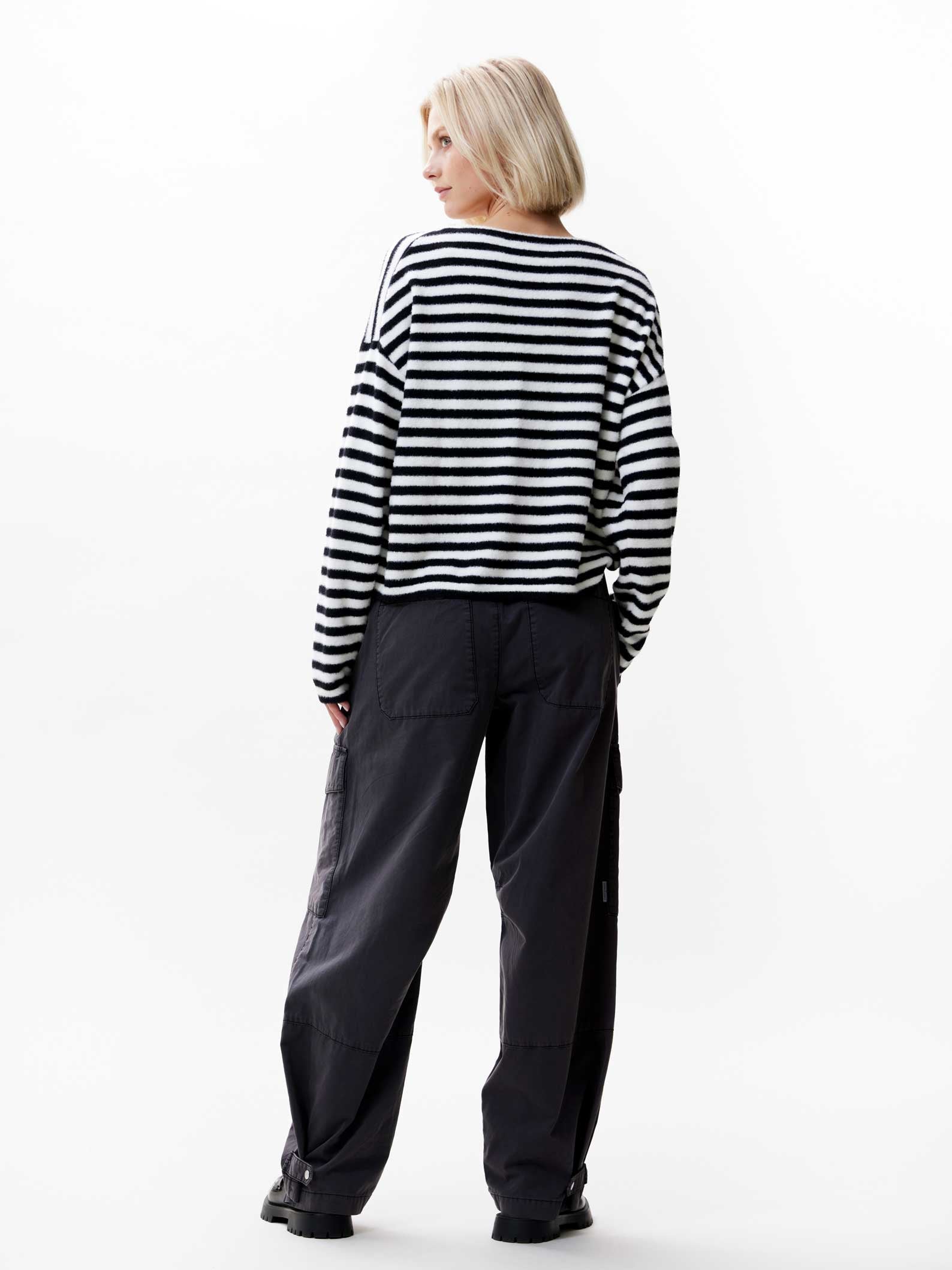 Knitted sweater Soft Stripe | Black – Catwalk Junkie
